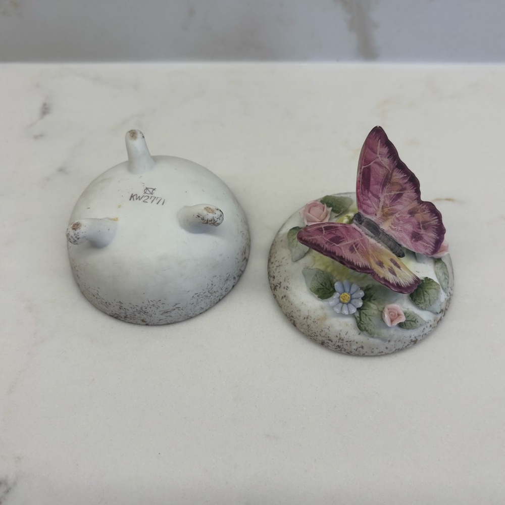 Vintage Lefton Bisque Porcelain Decorative Butterfly Trinket Box 3D - Picture 4 of 8